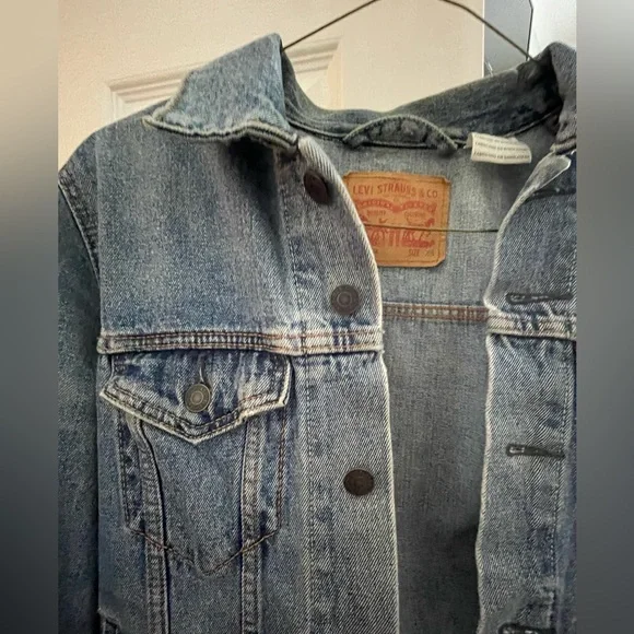Levi’s denim jacket - Picture 9 of 10